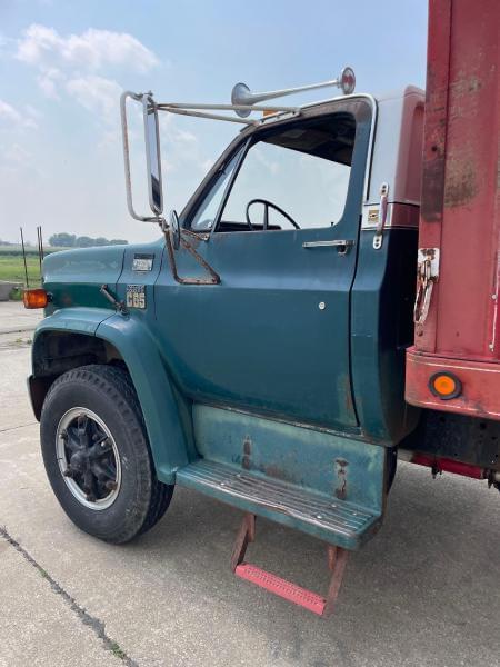 Image of Chevrolet C65 equipment image 4
