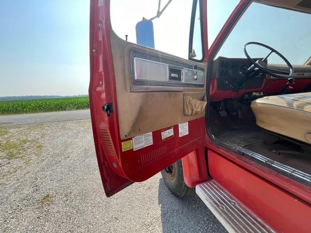 Image of Chevrolet C65 equipment image 3