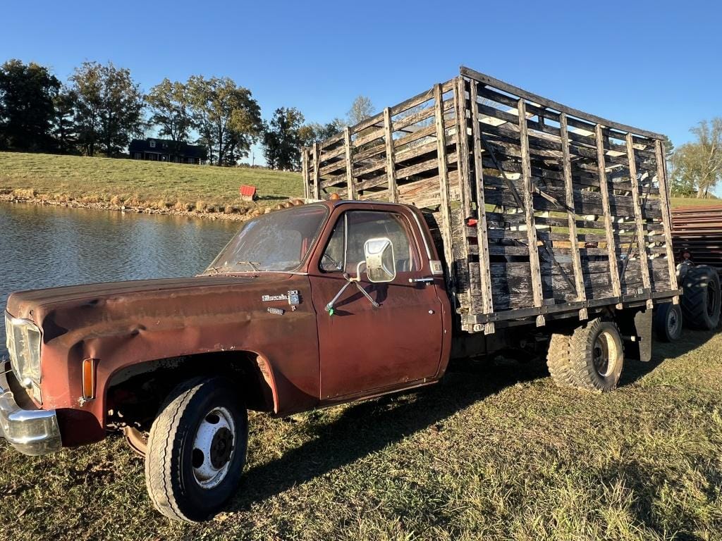 1978 Chevrolet C30 Equipment Image0