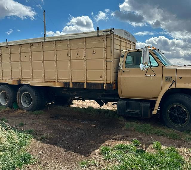 Image of Chevrolet C65 equipment image 4