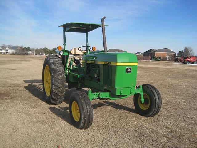 Image of John Deere 2840 equipment image 1