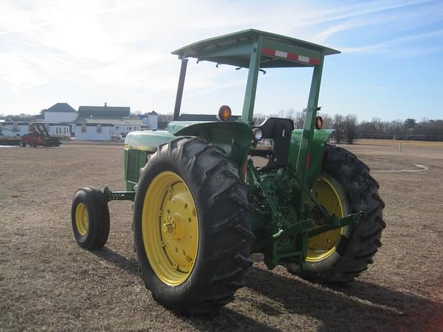 Image of John Deere 2840 equipment image 4