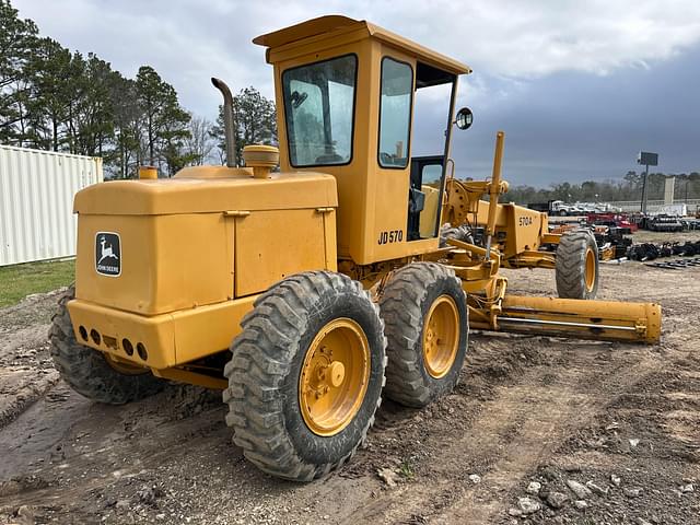 Image of John Deere 570A equipment image 4