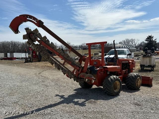 Image of Ditch Witch R40 equipment image 4