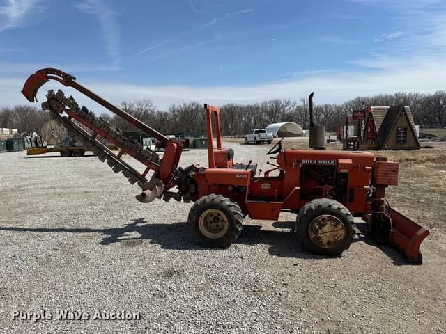 Image of Ditch Witch R40 equipment image 3