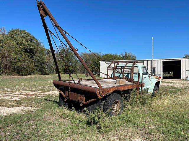 Image of Ford F-600 equipment image 3