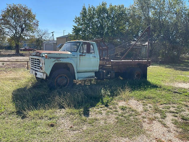 Image of Ford F-600 equipment image 1