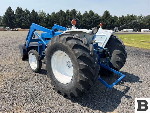 Image of Ford 1600 equipment image 3