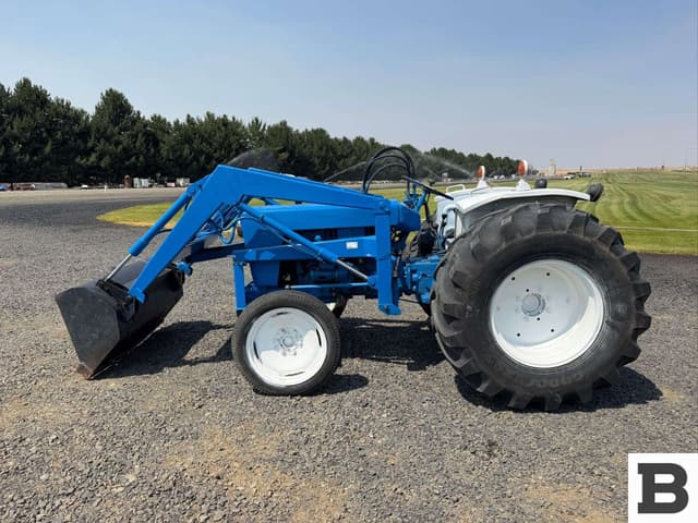 Image of Ford 1600 equipment image 2