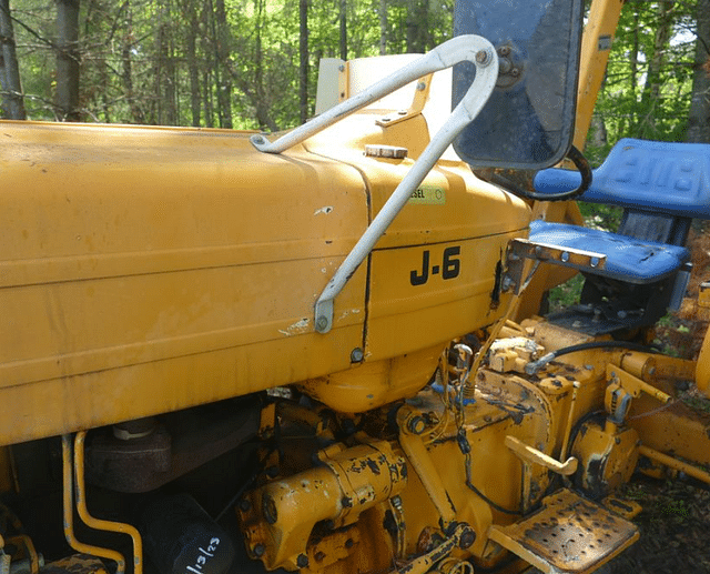 Image of Ford 335 equipment image 4