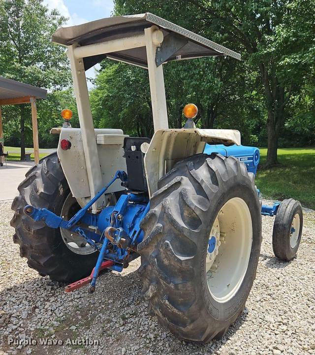 Image of Ford 4600 equipment image 4