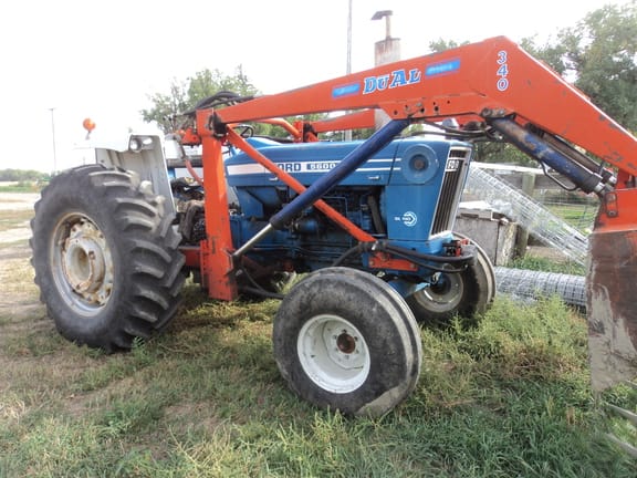 Main image Ford 5600