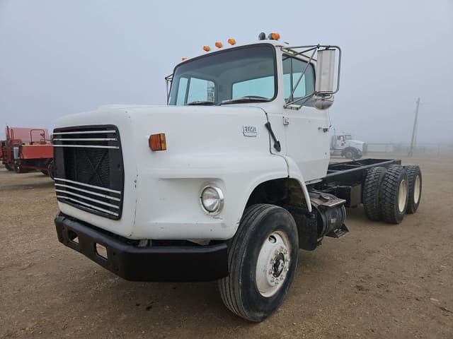 Image of Ford 8000 equipment image 1
