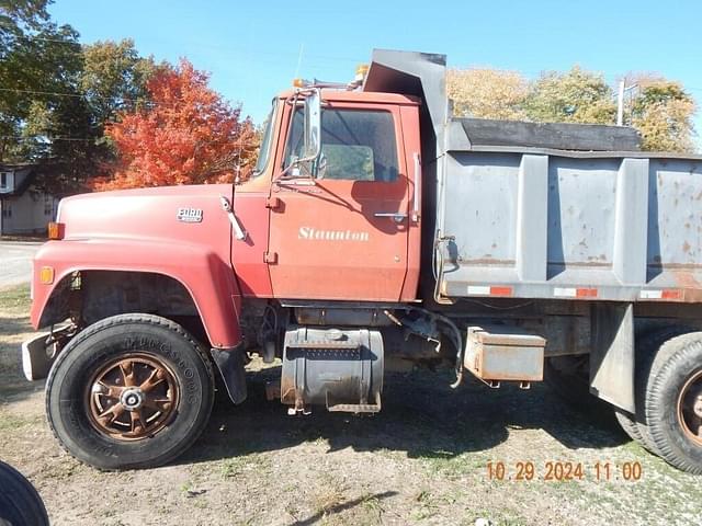 Image of Ford 8000 equipment image 1