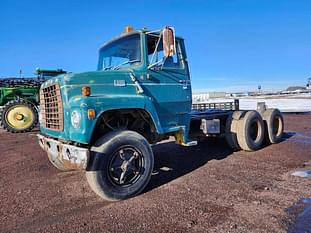 1978 Ford 8000 Equipment Image0