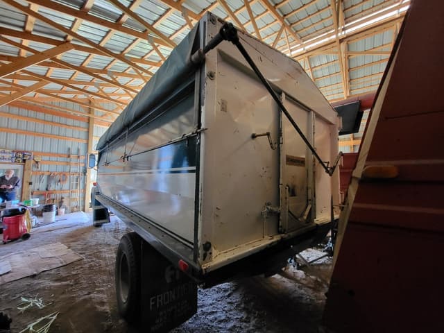 Image of Ford F-900 equipment image 3