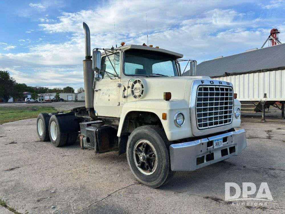 Main image Ford F-9000