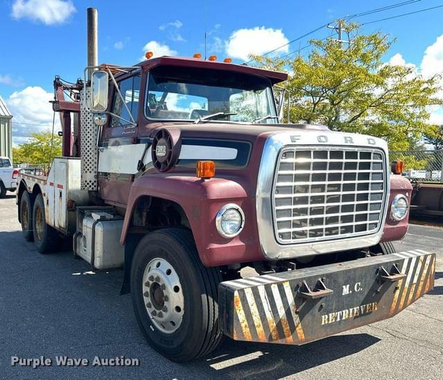 Image of Ford 9000 equipment image 2