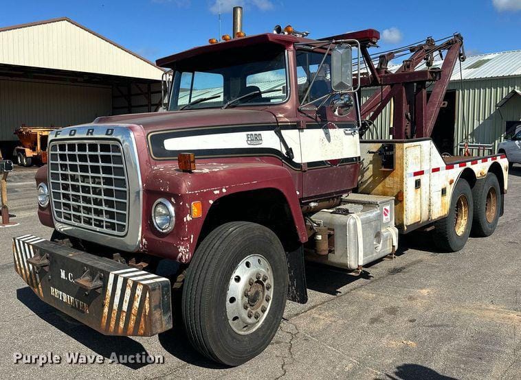 1978 Ford 9000 Equipment Image0