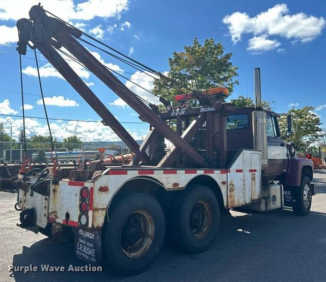 Image of Ford 9000 equipment image 4