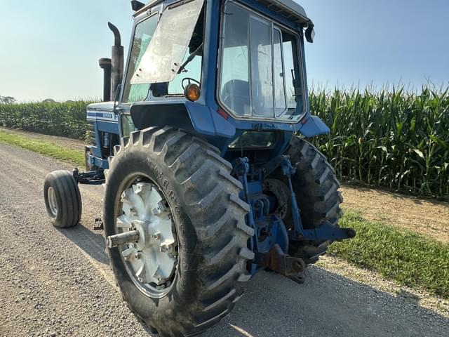 Image of Ford 9700 equipment image 4