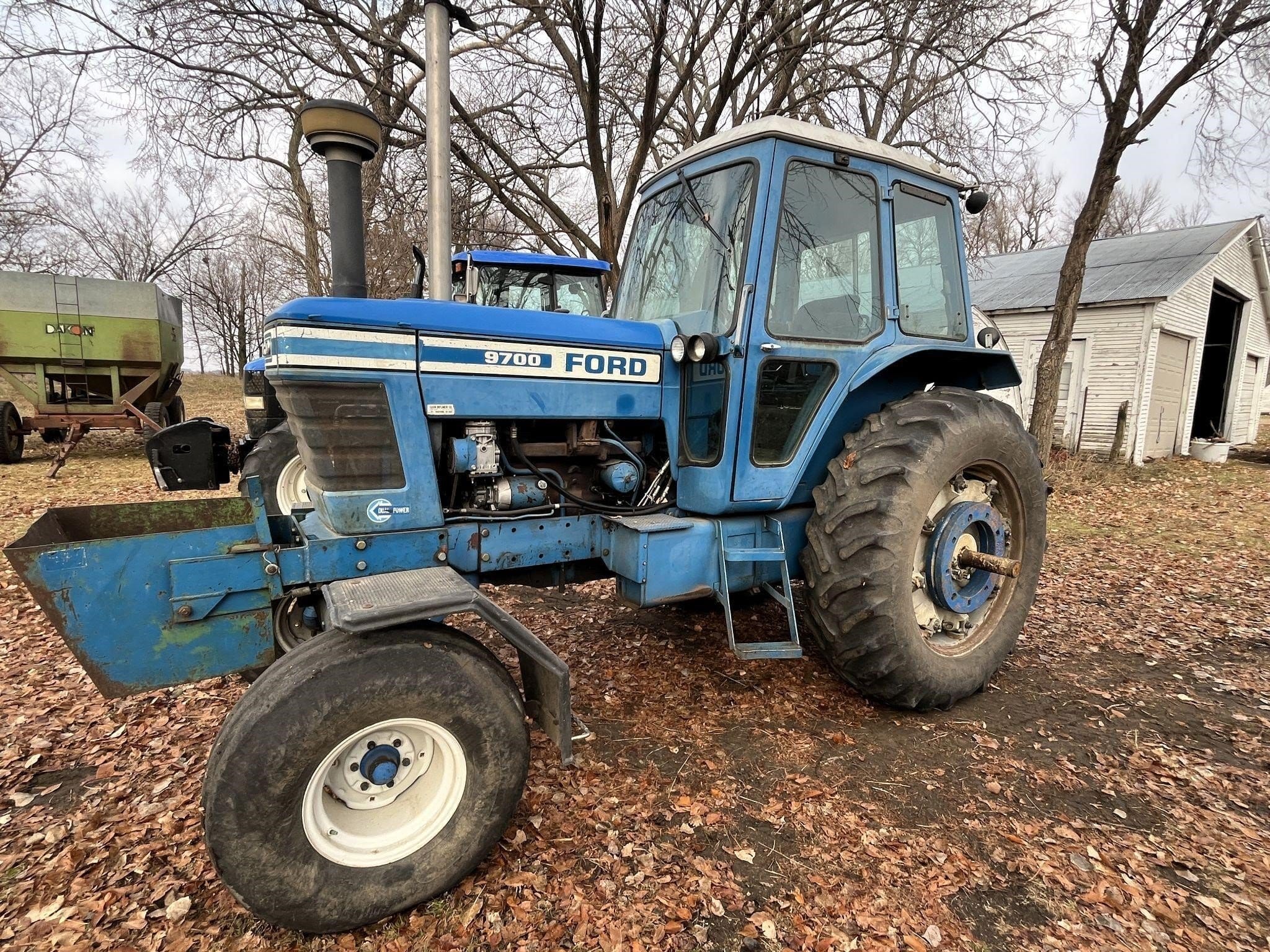 1978 Ford 9700 Equipment Image0