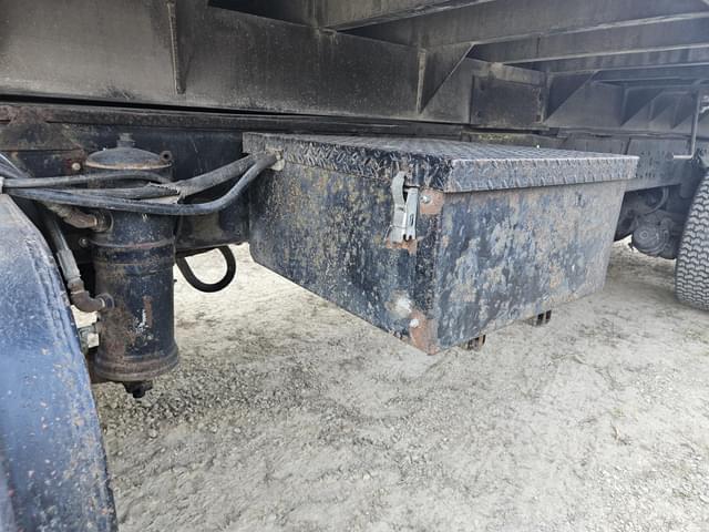 Image of Ford C9000 equipment image 4