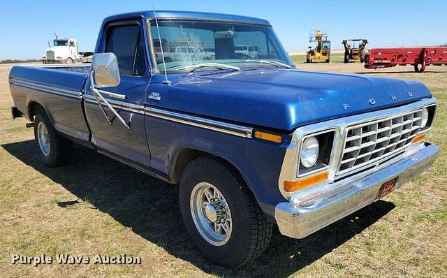 Image of Ford F-250 equipment image 2