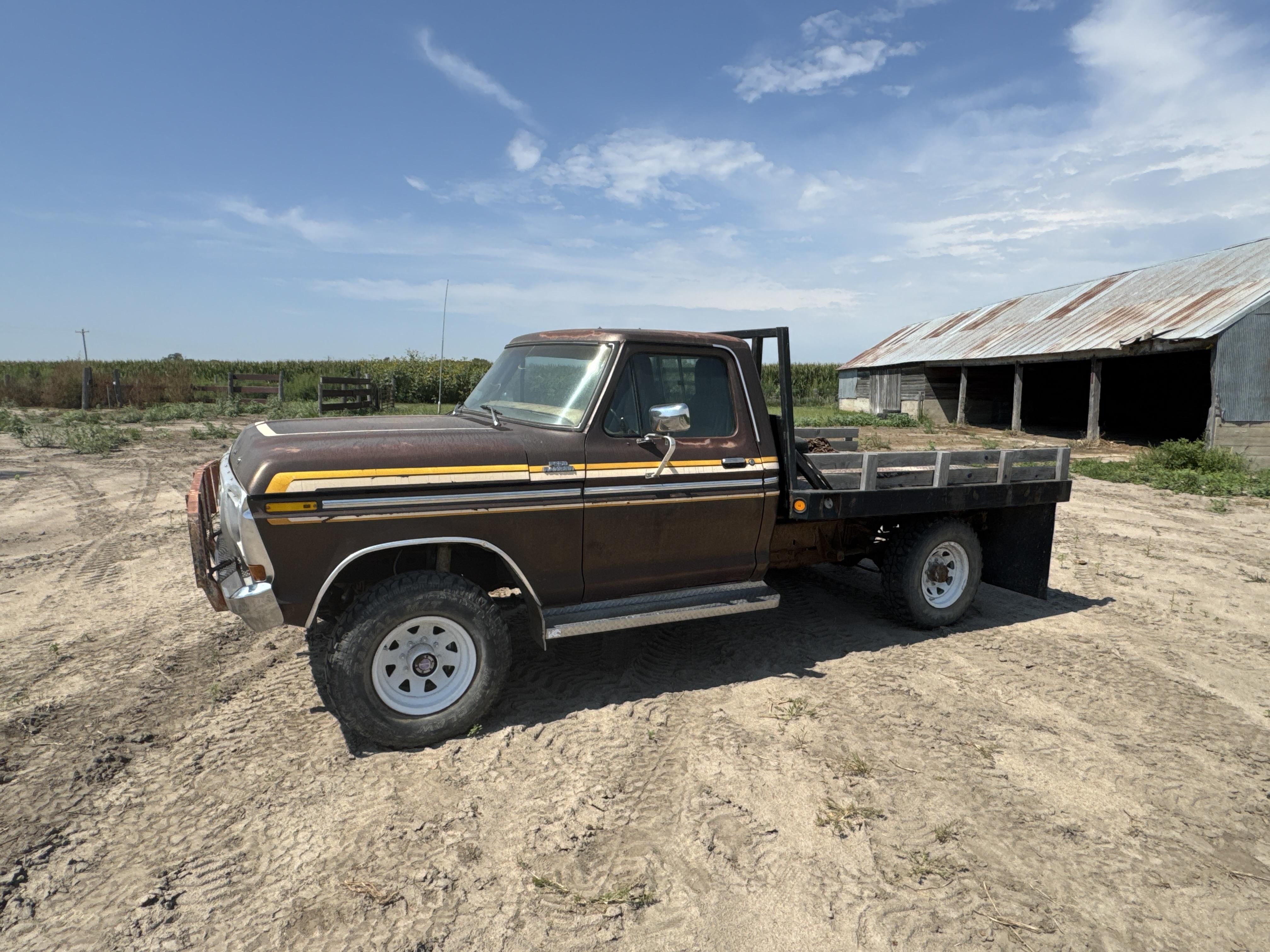 1978 Ford F-250 Equipment Image0