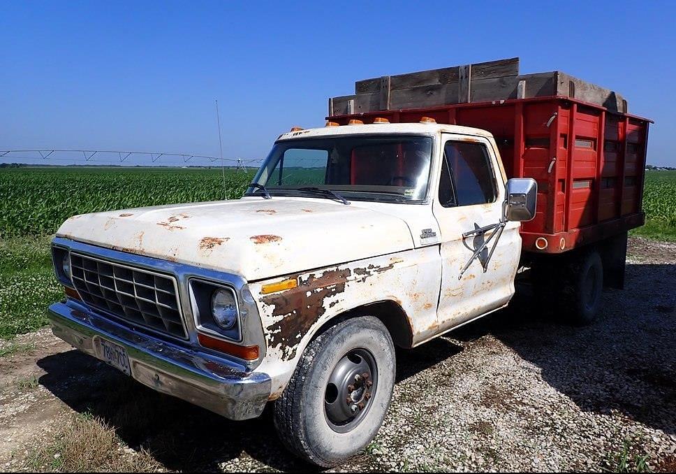 Image of Ford F-350 Primary image