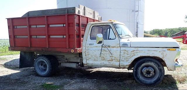 Image of Ford F-350 equipment image 4