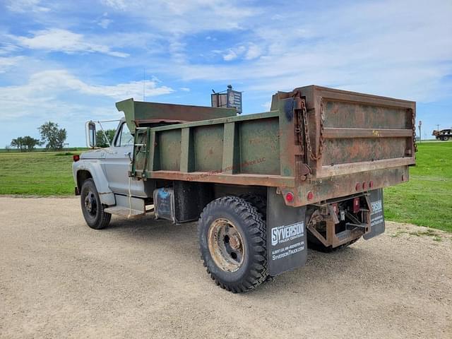 Image of Ford F-600 equipment image 2