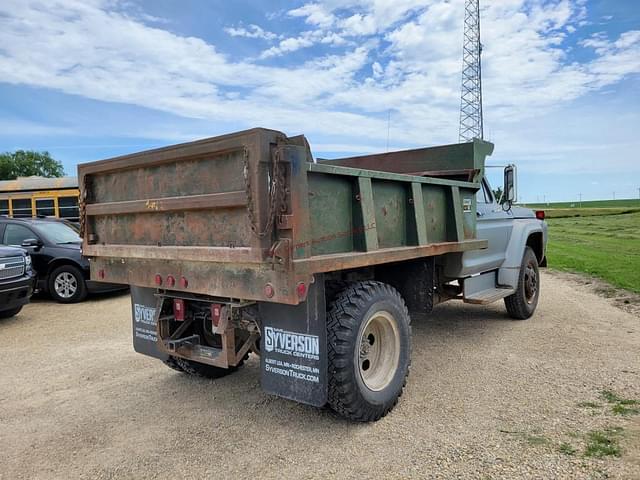 Image of Ford F-600 equipment image 4