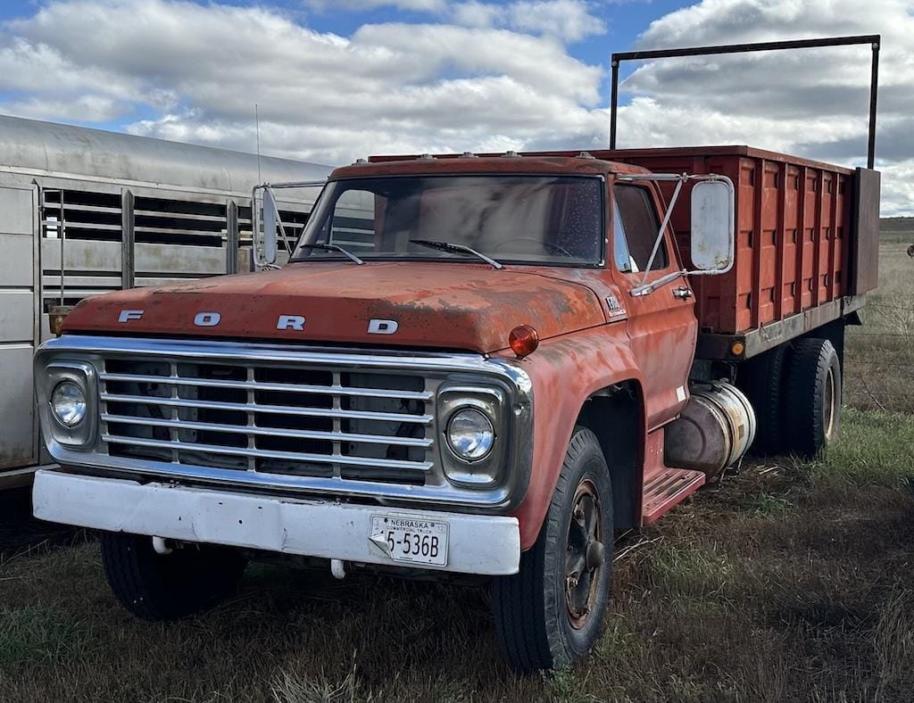 1978 Ford F-700 Equipment Image0