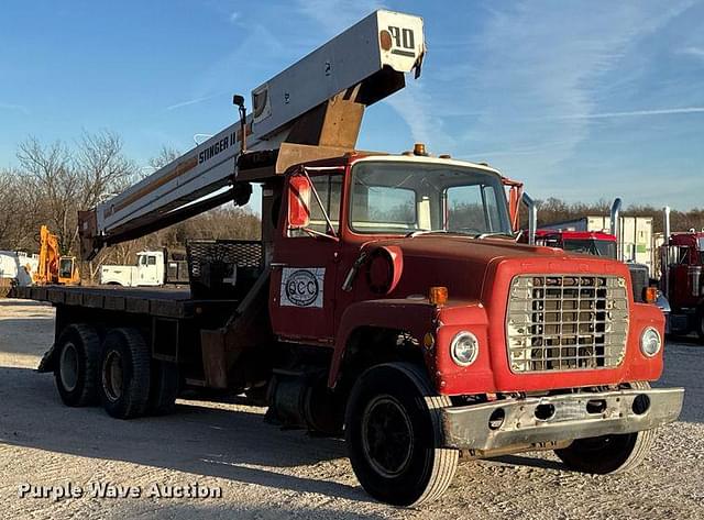 Image of Ford F-800 equipment image 2