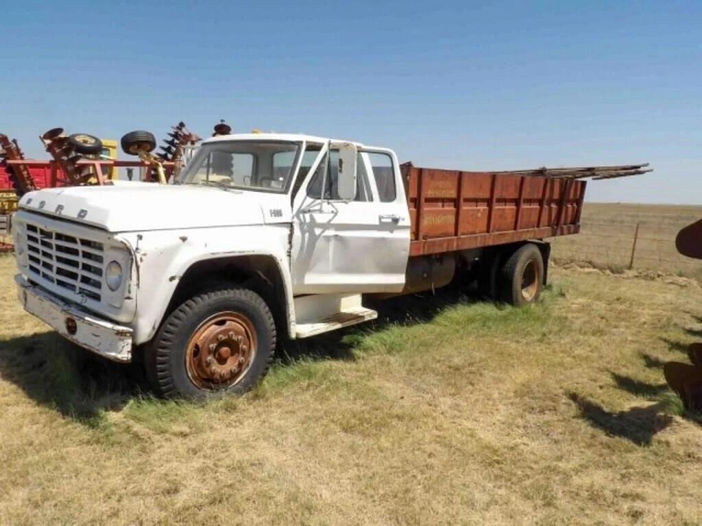 Image of Ford F-800 Primary image