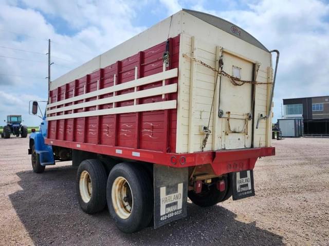Image of Ford LN700 equipment image 3