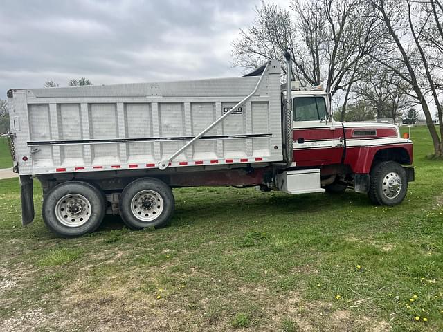Image of Ford LTL9000 equipment image 2