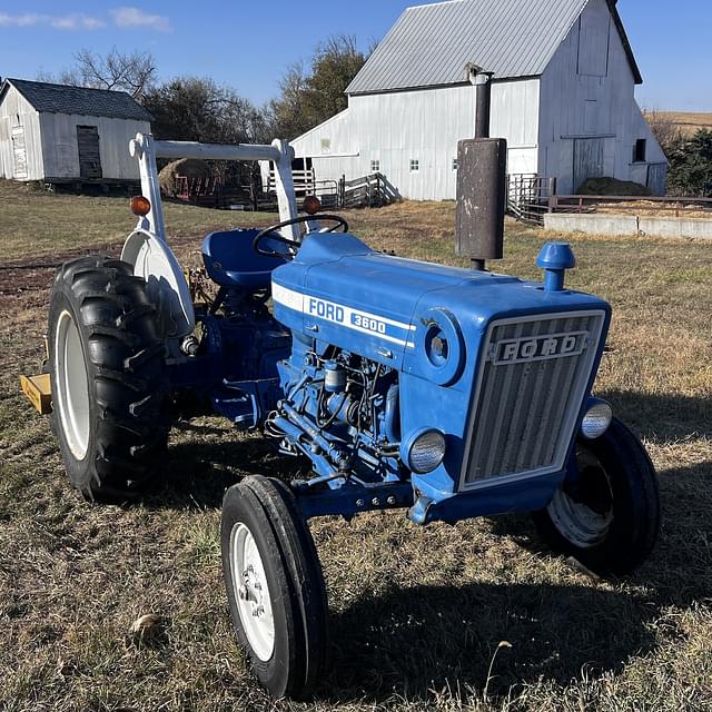 Image of Ford 3600 equipment image 2