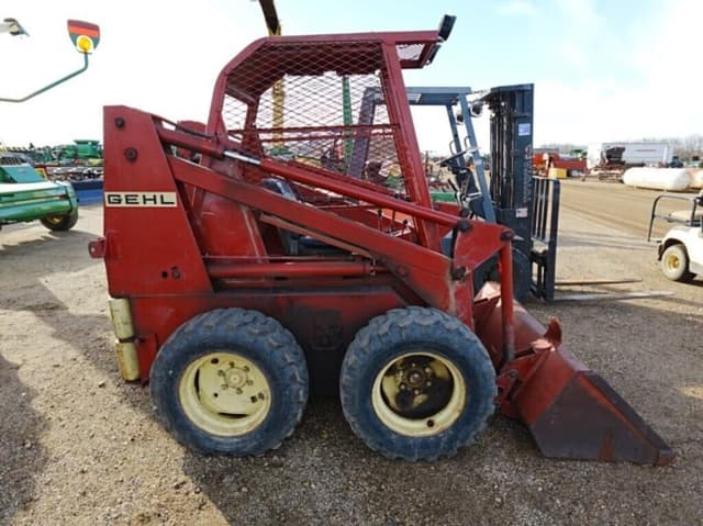 Image of Gehl 4400 equipment image 3