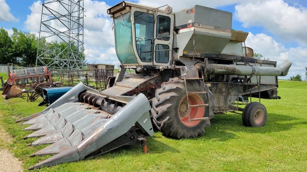 1978 Gleaner L2 Equipment Image0