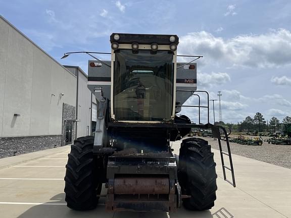 Image of Gleaner M2 equipment image 2