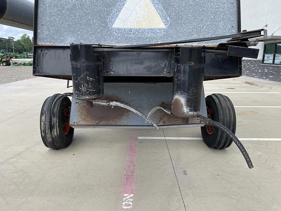Image of Gleaner M2 equipment image 4