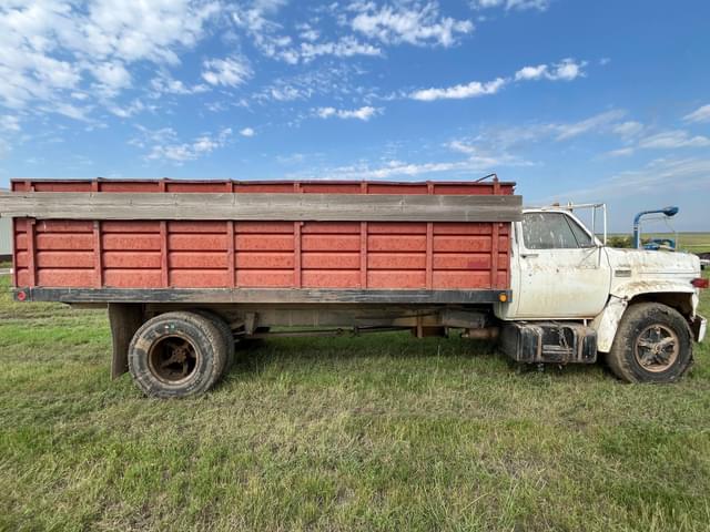 Image of GMC 6500 equipment image 3