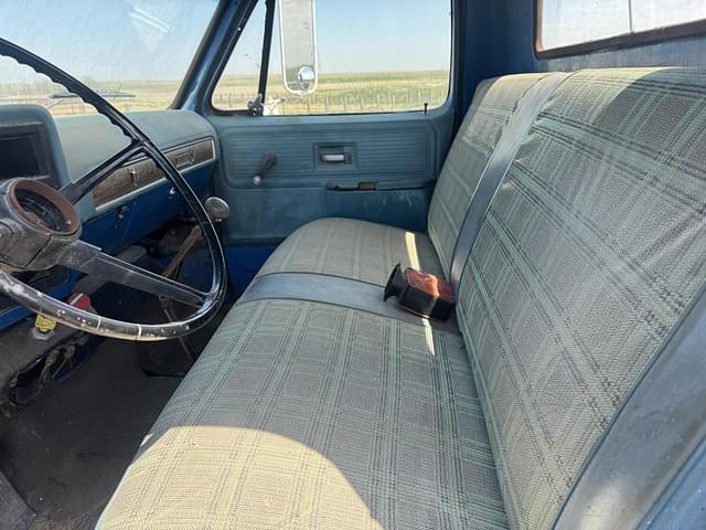 Image of GMC 6500 equipment image 4