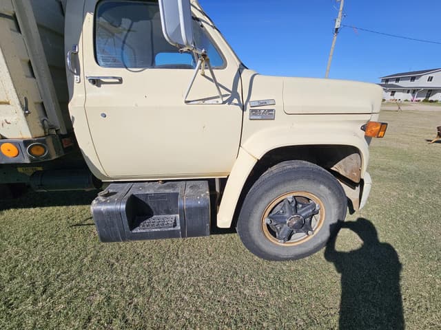 Image of GMC TopKick C6500 equipment image 4