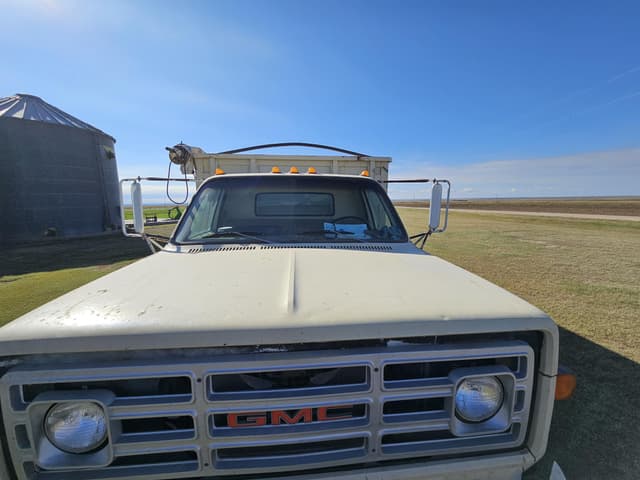 Image of GMC TopKick C6500 equipment image 2