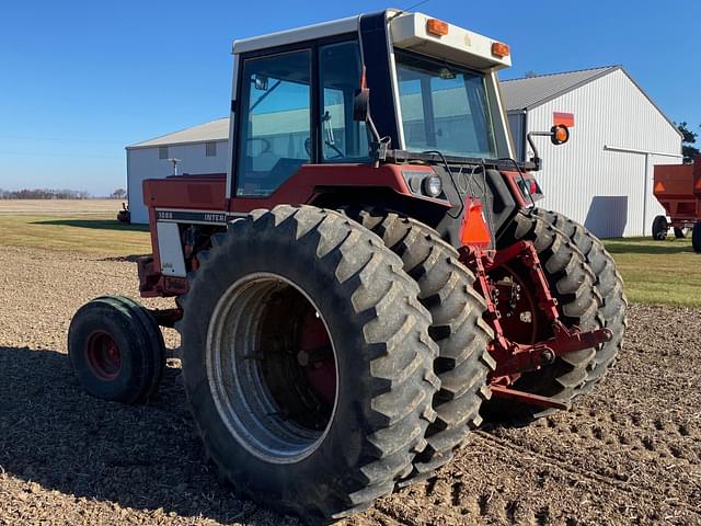 Image of International Harvester 1086 equipment image 2