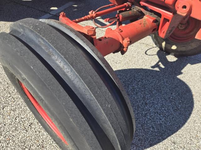 Image of International Harvester 1086 equipment image 4