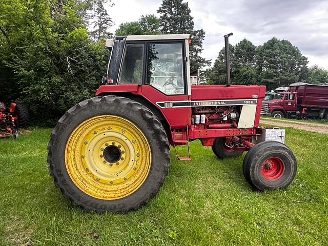 Image of International Harvester 1086 equipment image 3